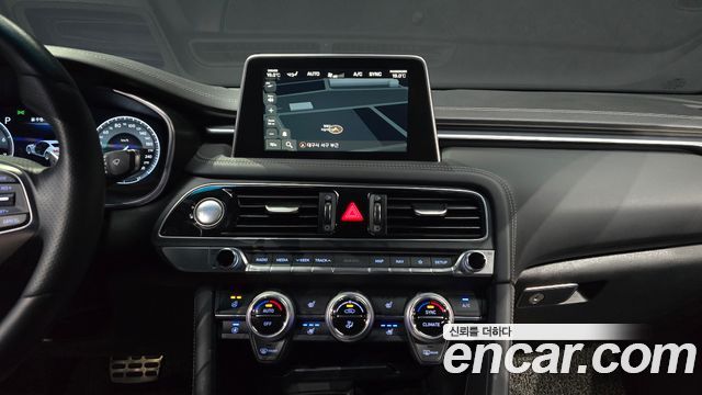 Genesis G70 2019 — photo 15