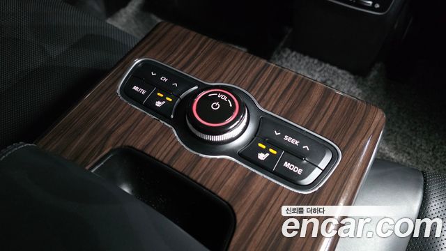 Kia K7 2016 — photo 19
