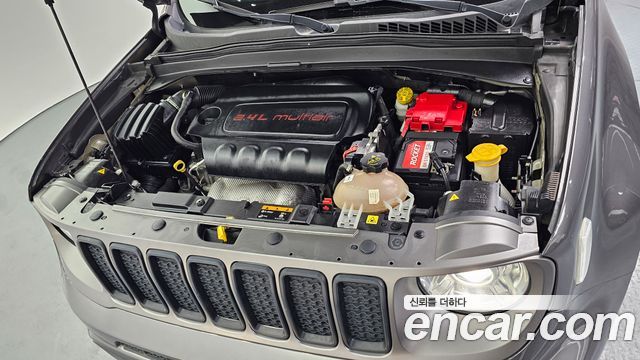 Jeep Renegade 2019 — photo 6