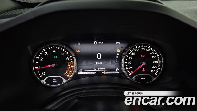 Jeep Renegade 2019 — photo 8