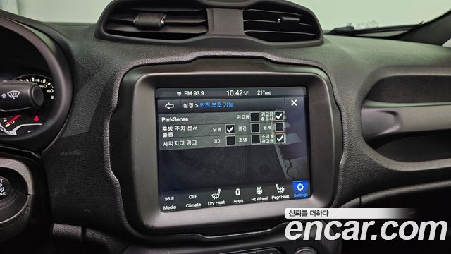 Jeep Renegade 2019 — photo 16