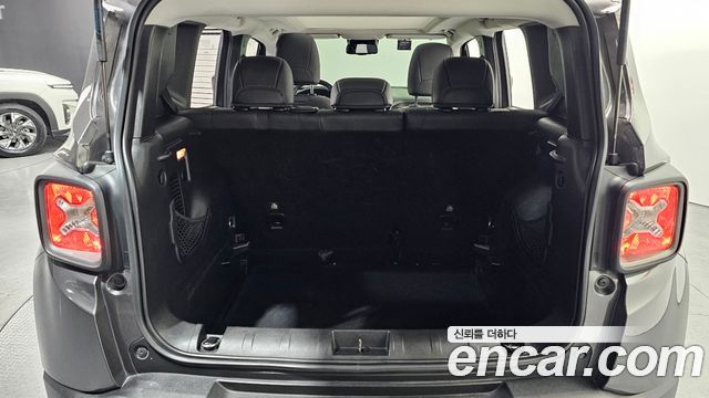 Jeep Renegade 2019 — photo 20