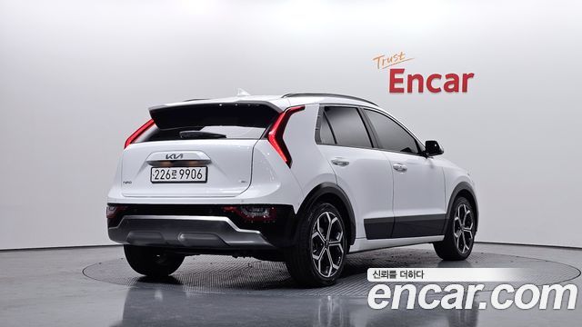 Kia Niro 2023 — photo 2