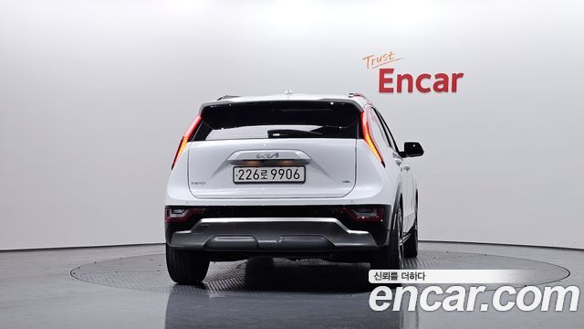 Kia Niro 2023 — photo 4