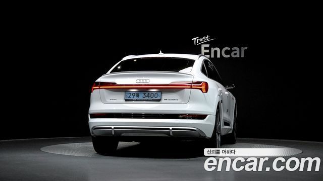 Audi e-tron 2021 — photo 4