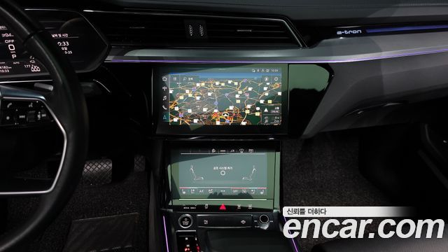 Audi e-tron 2021 — photo 14