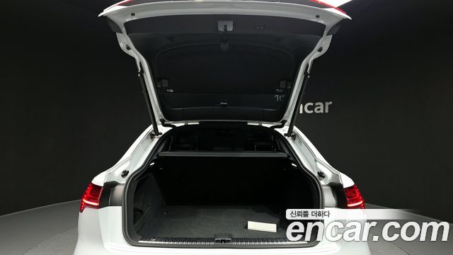 Audi e-tron 2021 — photo 20