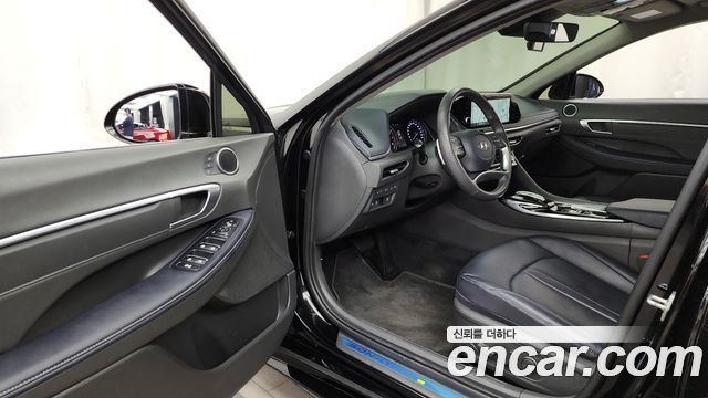 Hyundai Sonata 2022 — photo 10
