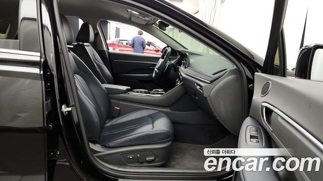 Hyundai Sonata 2022 — photo 11