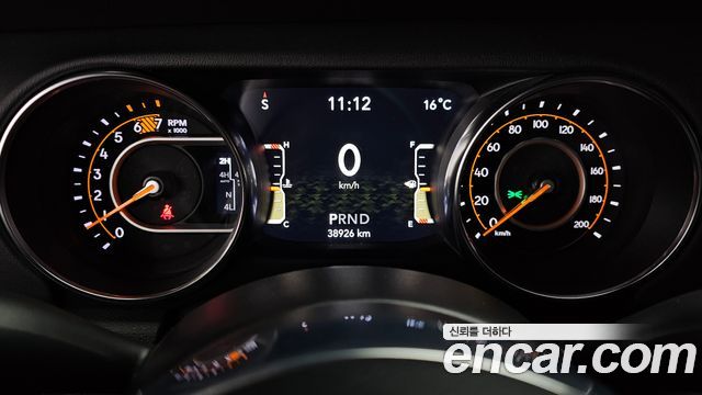 Jeep Wrangler 2021 — photo 8