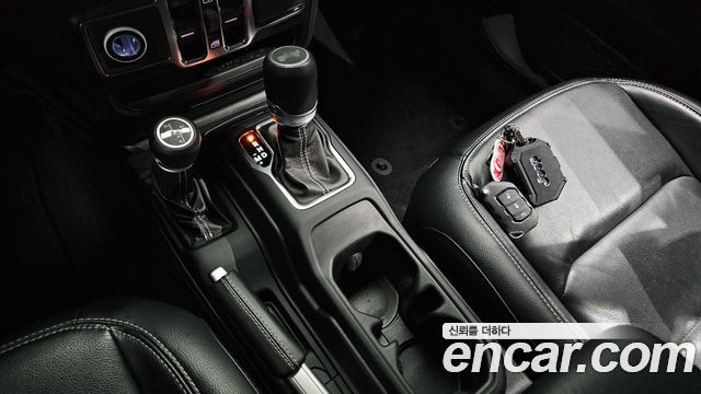 Jeep Wrangler 2021 — photo 9