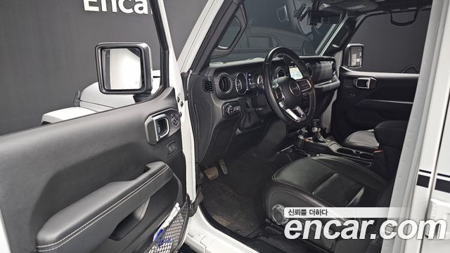 Jeep Wrangler 2021 — photo 11