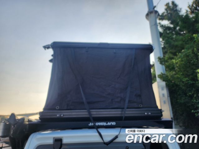 Jeep Wrangler 2021 — photo 21