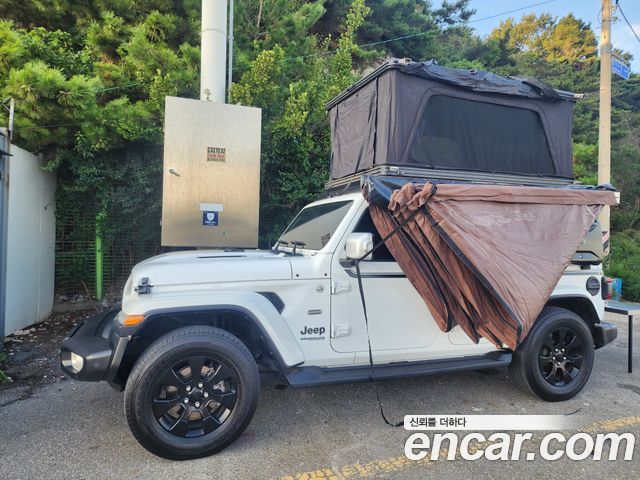 Jeep Wrangler 2021 — photo 24