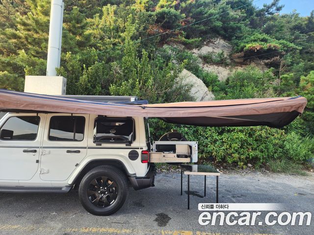 Jeep Wrangler 2021 — photo 26