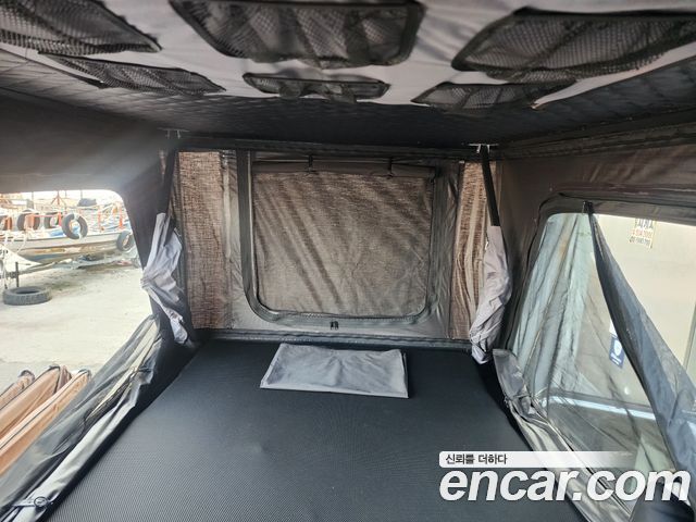 Jeep Wrangler 2021 — photo 34