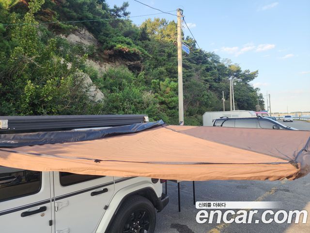 Jeep Wrangler 2021 — photo 37