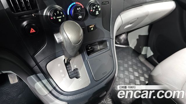 Hyundai Starex 2015 — photo 9
