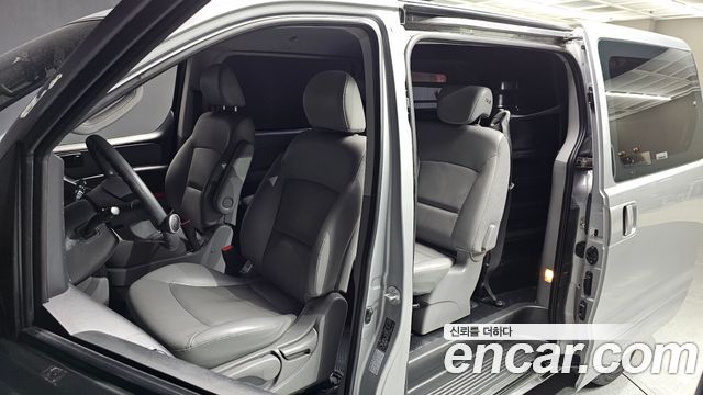Hyundai Starex 2015 — photo 10