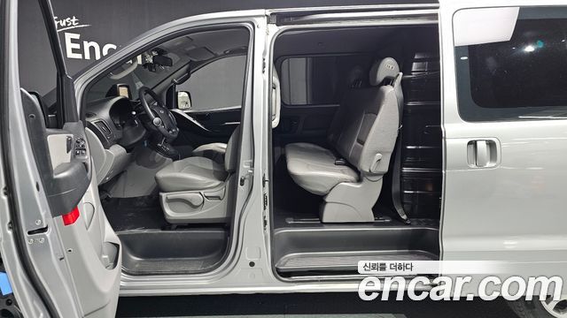 Hyundai Starex 2015 — photo 11