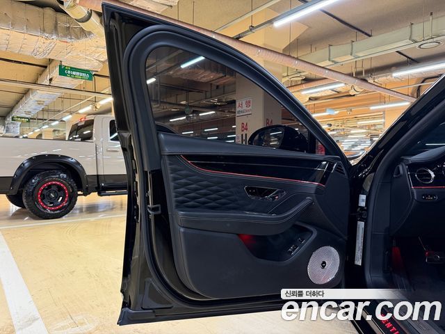 Bentley Flying Spur 2020 — photo 10