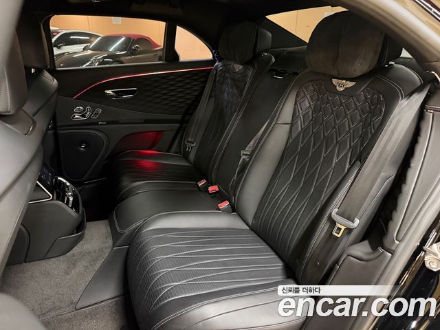 Bentley Flying Spur 2020 — photo 16