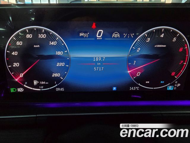 Mercedes-Benz GLE-Class 2025 — photo 8