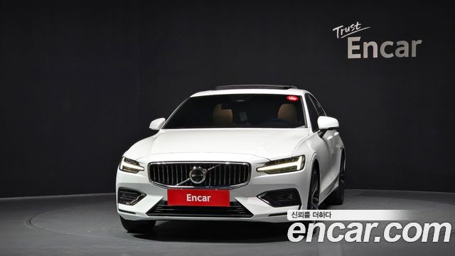 Volvo S60 2024 — photo 1