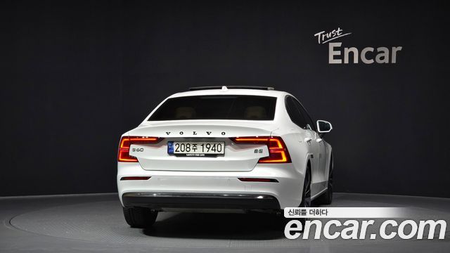 Volvo S60 2024 — photo 3