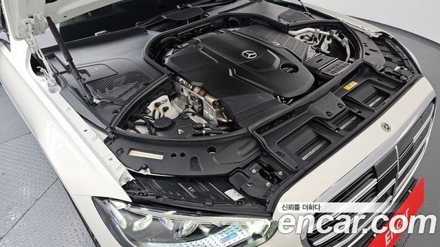 Mercedes-Benz S-Class 2022 — photo 6