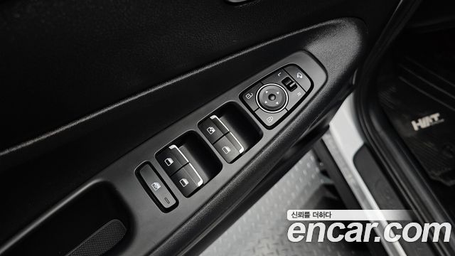 Hyundai Santafe 2022 — photo 16