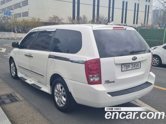 Kia Canival 2009 — photo 5