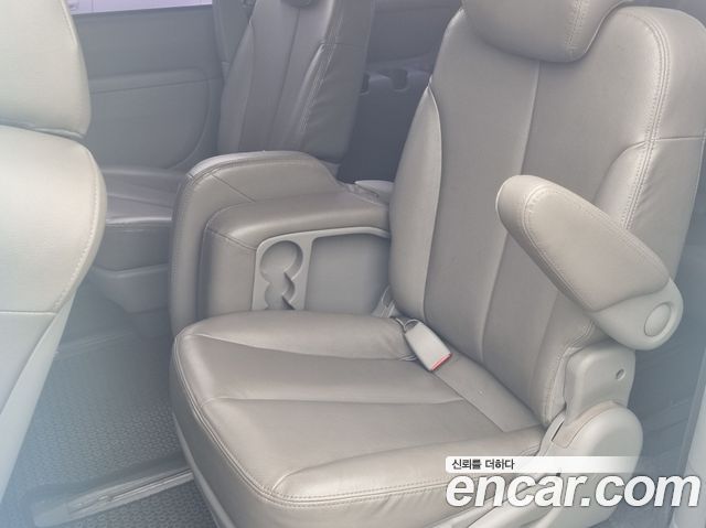 Kia Canival 2009 — photo 8