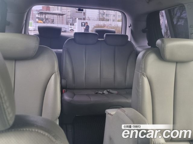 Kia Canival 2009 — photo 9