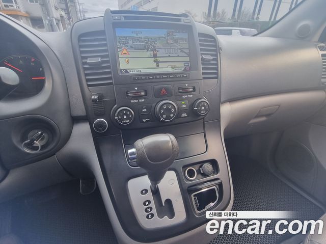 Kia Canival 2009 — photo 10