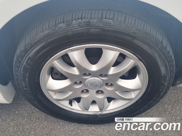 Kia Canival 2009 — photo 17