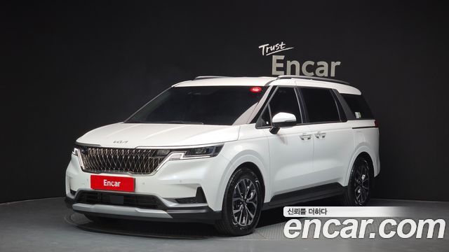 Kia Canival 2023 — photo 1