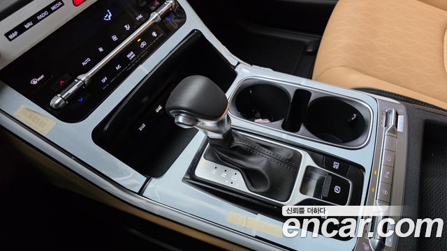 Kia Canival 2023 — photo 12