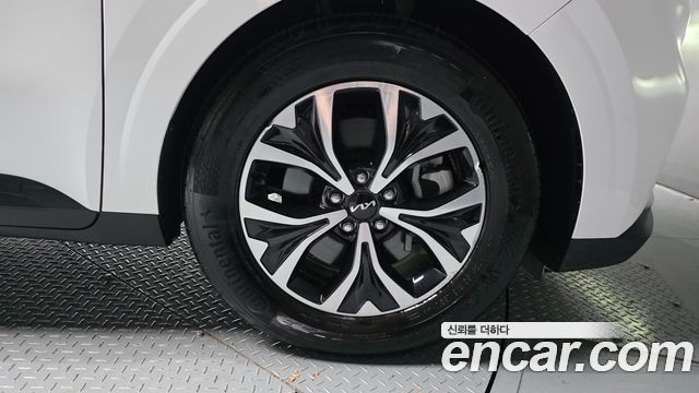 Kia Canival 2023 — photo 7