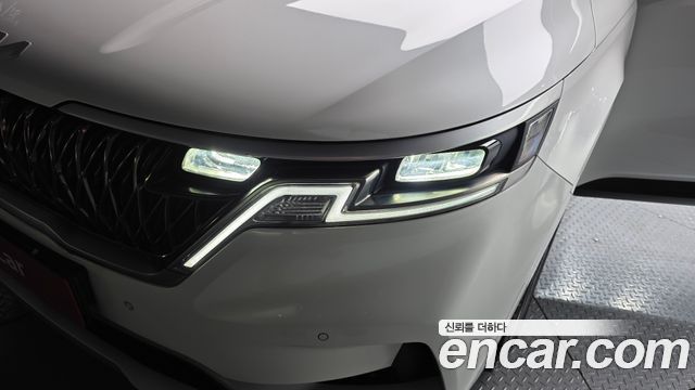 Kia Canival 2023 — photo 8