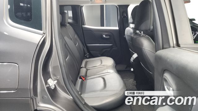 Jeep Renegade 2020 — photo 16