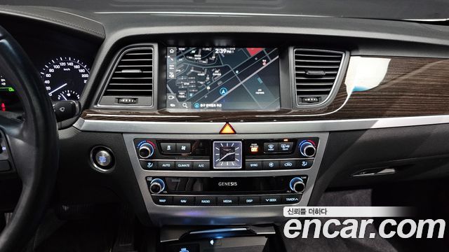 Genesis G80 2019 — photo 15
