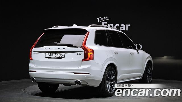 Volvo XC90 2019 — photo 2