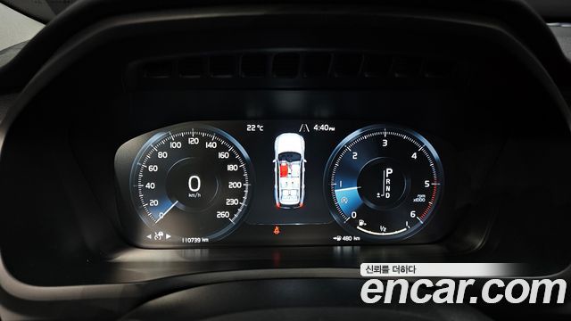 Volvo XC90 2019 — photo 11