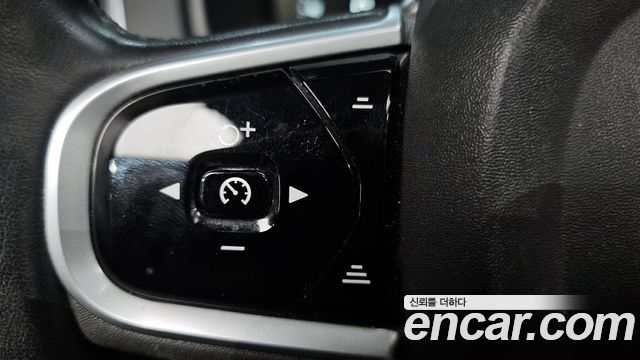 Volvo XC90 2019 — photo 25