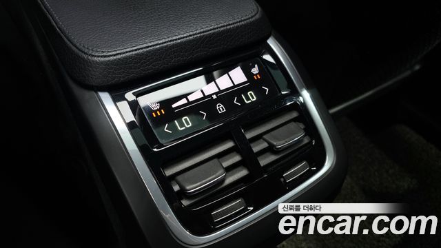 Volvo XC90 2019 — photo 26