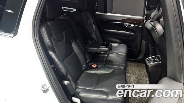Volvo XC90 2019 — photo 16