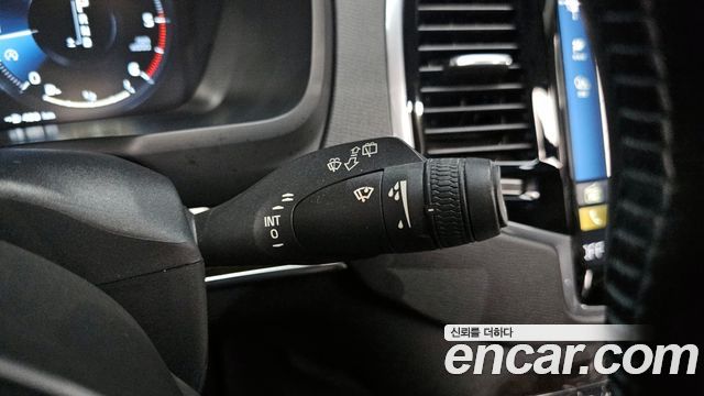 Volvo XC90 2019 — photo 30