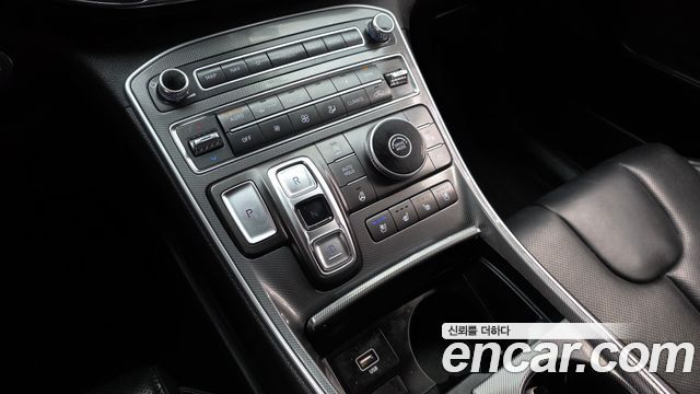 Hyundai Santafe 2021 — photo 12