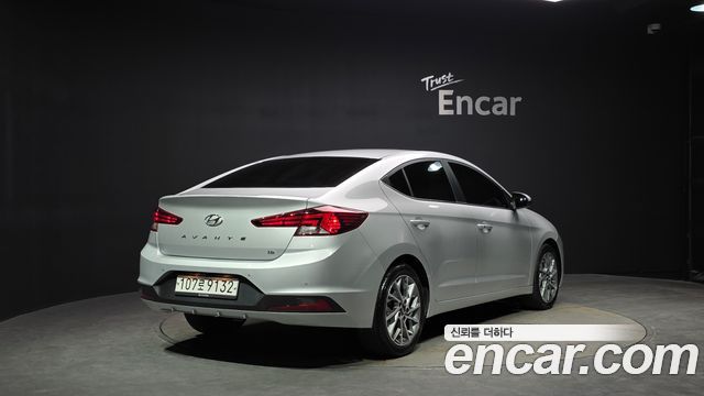 Hyundai AVANTE 2019 — photo 2
